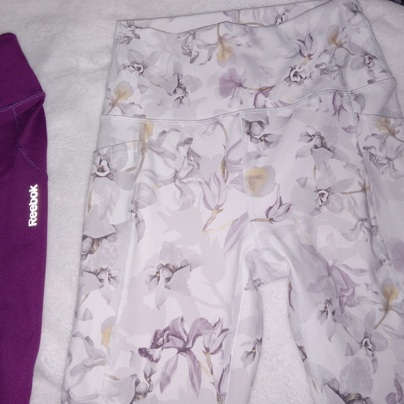 Reebok Purple and White Floral Ankle Leggings Bundle XS/S - Picture 2 of 9